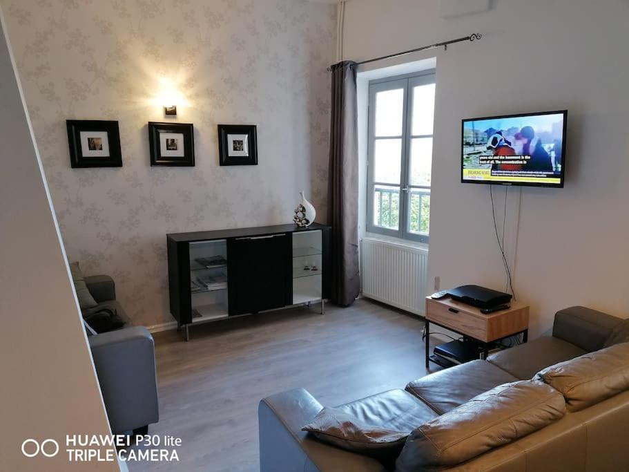 L'Ancienne Forge - A Stylish Medieval Holiday Home Confolens Ngoại thất bức ảnh